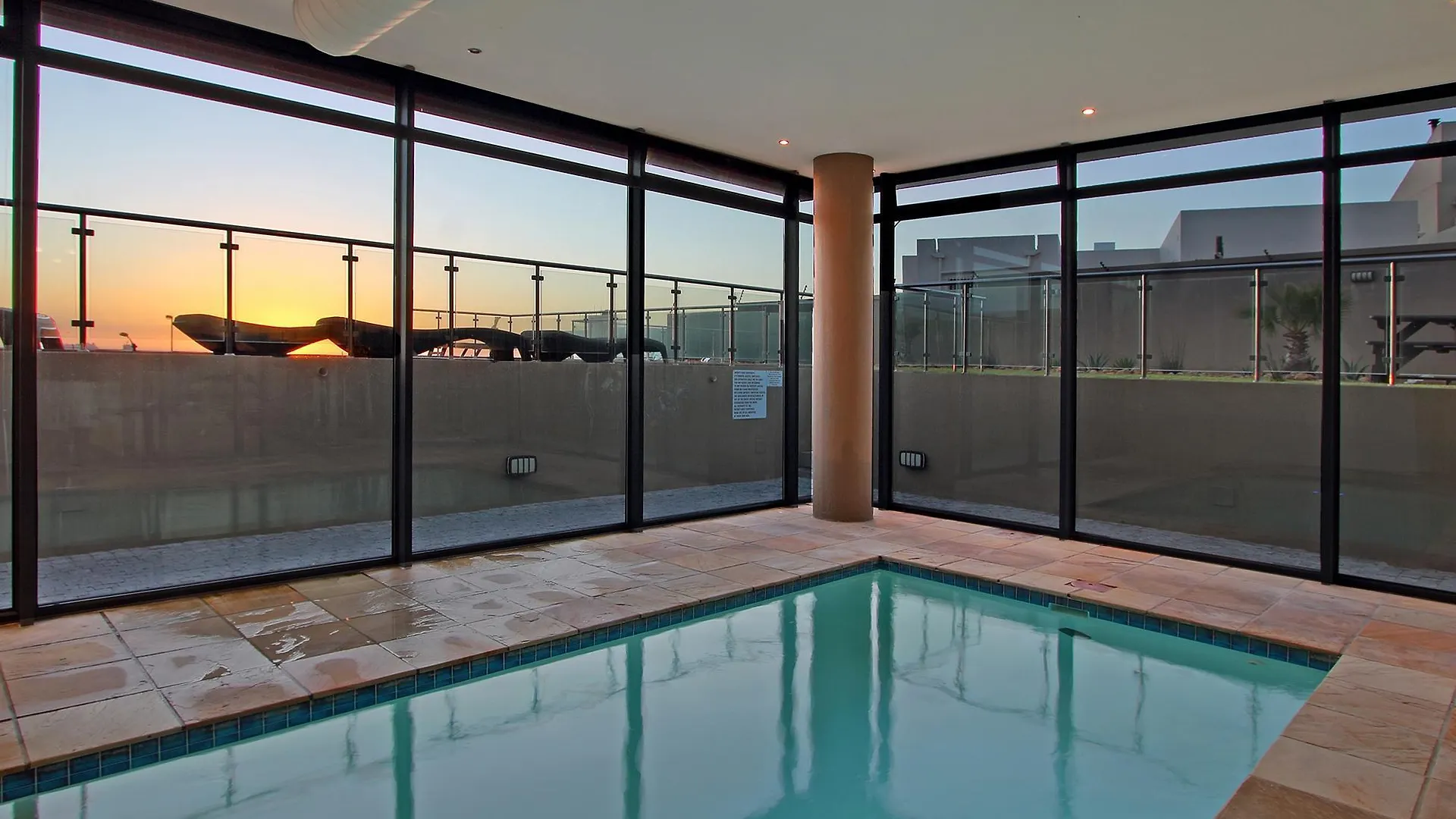 602 Infinity Hotel Parklands 0*, Cape Town South Africa